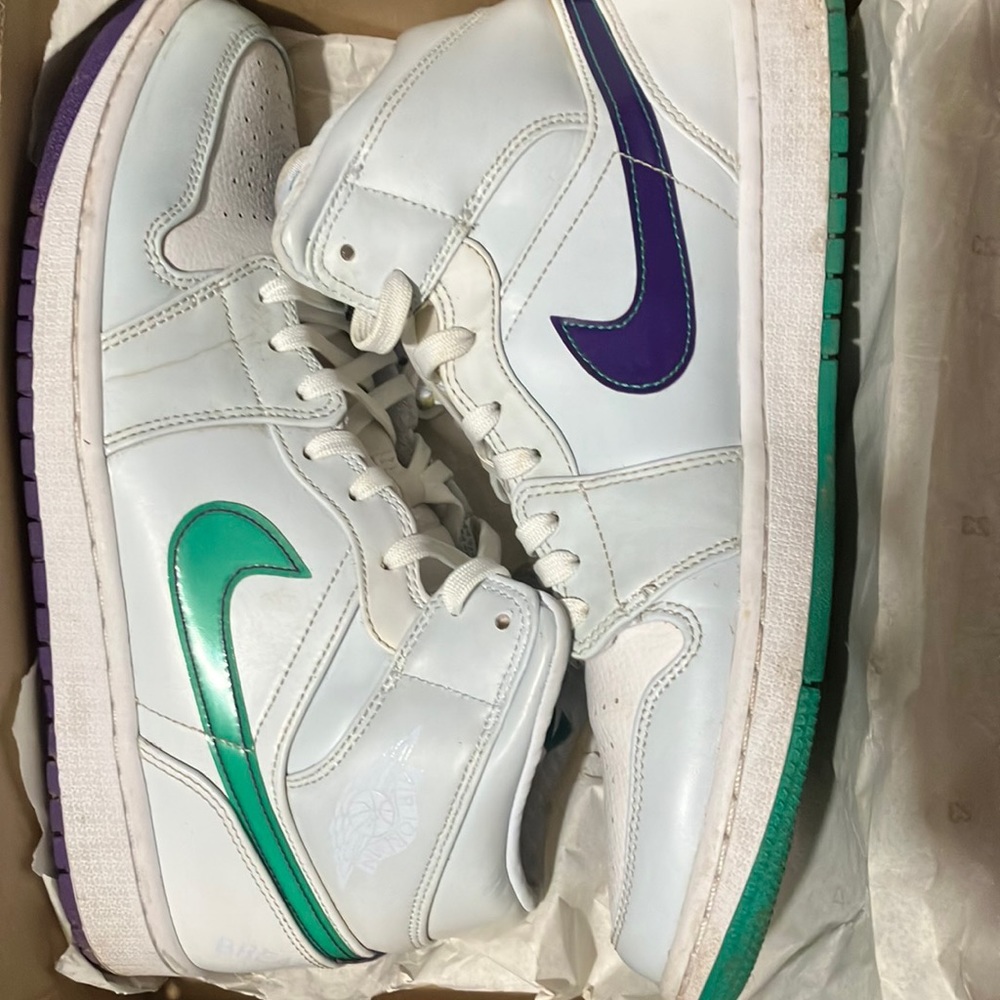 Jordan mid 1 mid Luka edition
